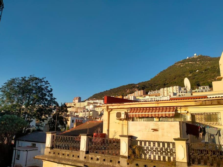 Best Location 2 Bed2 Bath W/Lift In Town! Gibraltar Eksteriør billede