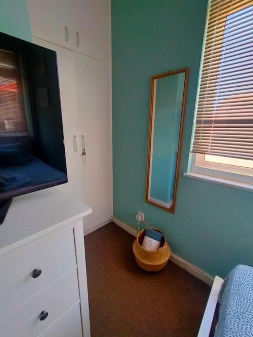 Best Location 2 Bed2 Bath W/Lift In Town! Gibraltar Eksteriør billede