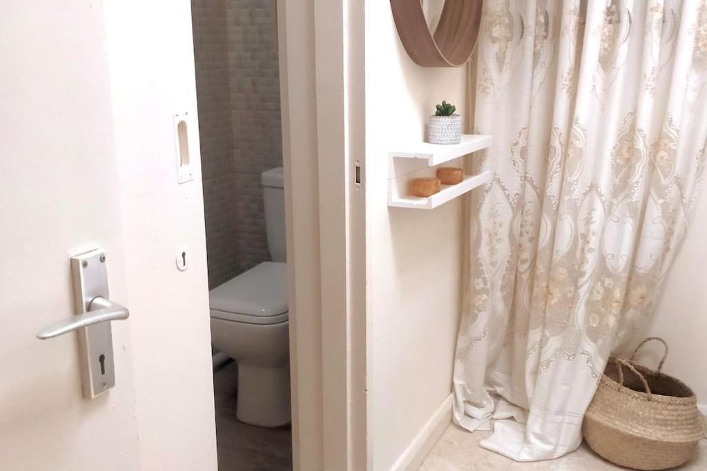 Best Location 2 Bed2 Bath W/Lift In Town! Gibraltar Eksteriør billede